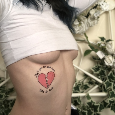 Header of palefeyfree