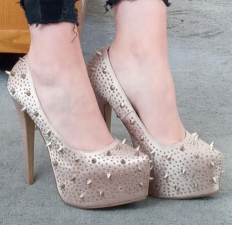 Header of sinful_feet69