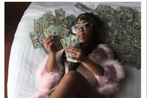 Header of splashhwaterfalls