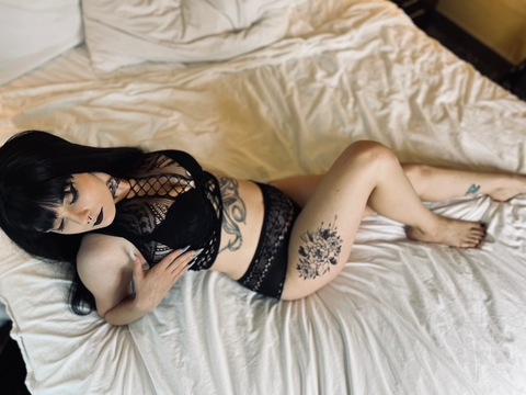 Header of succubusbabyfree