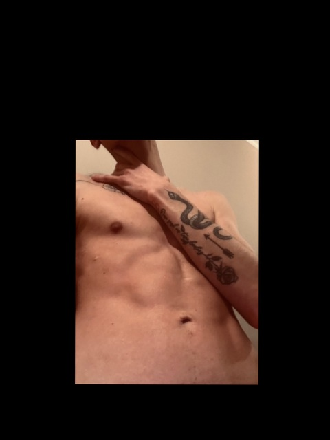 Header of tattooedtwink