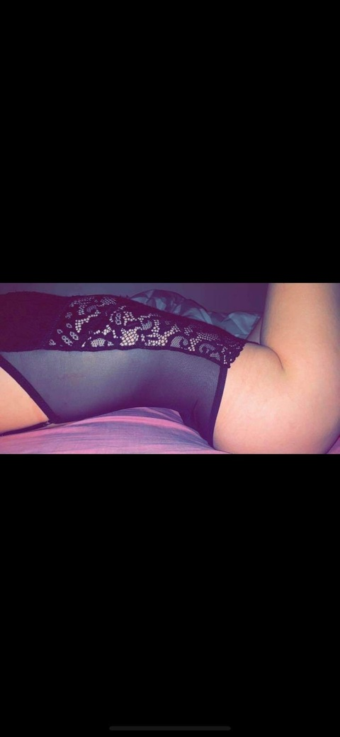 Header of taymillsxo