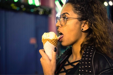 Header of thatsshayla___