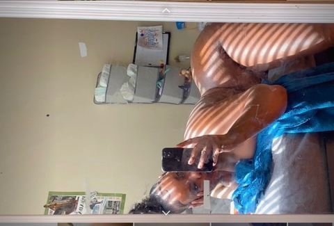 Header of therealchellelynn