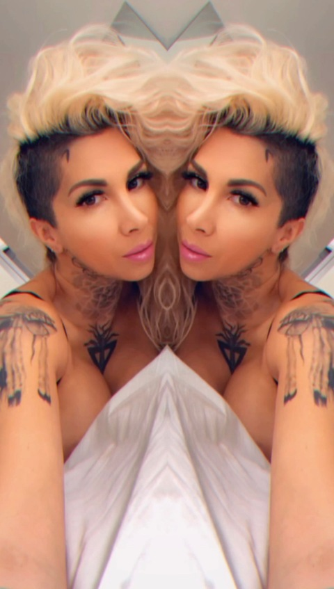 Header of therealkaylacarrera