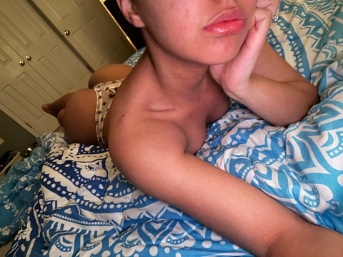 Header of thong_girl