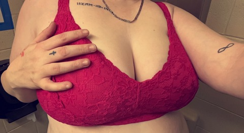 Header of xoxoxomagsss